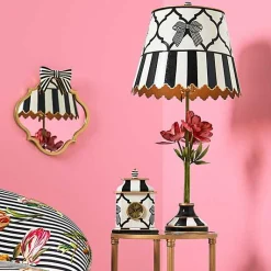 Pretty as a Bow Desk Clock
