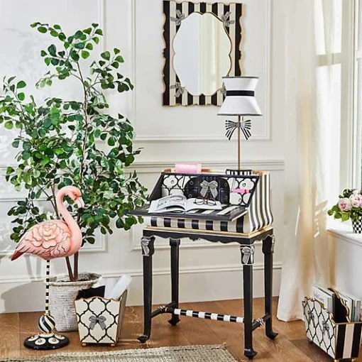 Pretty as a Bow Magazine Holder