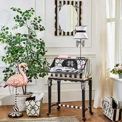 Pretty As A Bow Table Lamp