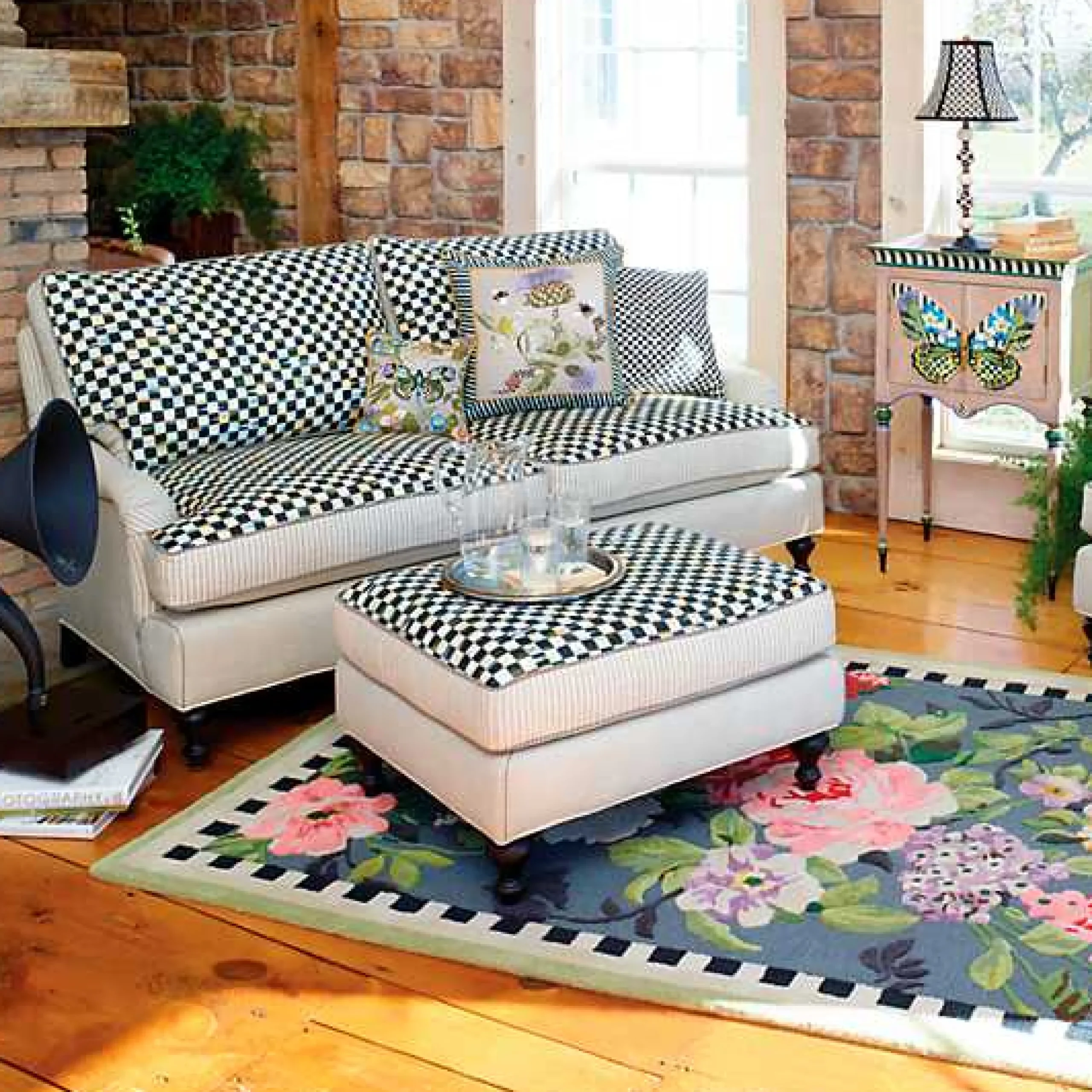 Tudor Rose 6' Octagon Rug